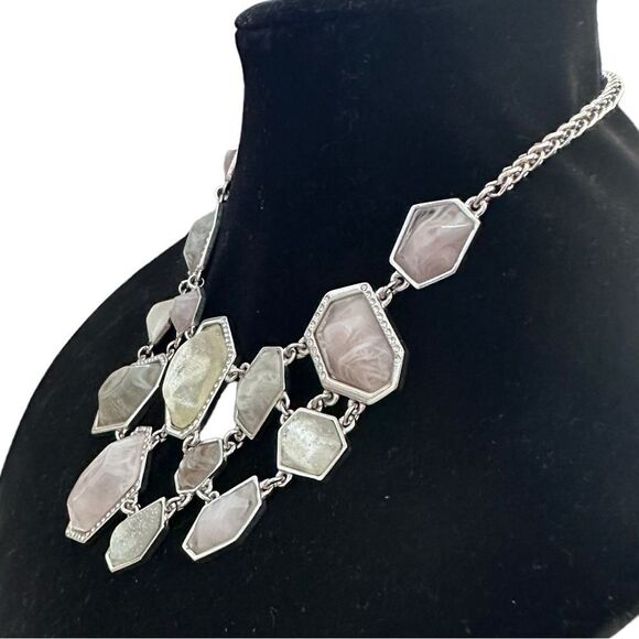 Jennifer Lopez Fashion Necklace - Picture 5 of 7